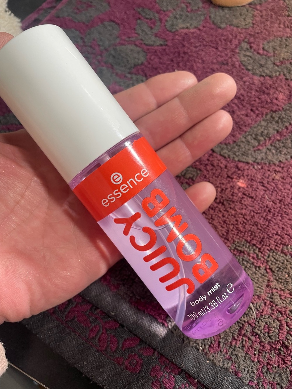 essence Juicy Bomb Body Mist — Lychee Lagoon (03)